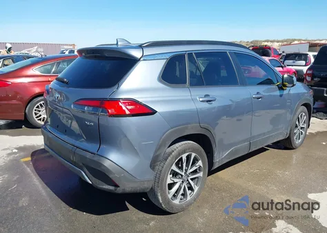 2022 Toyota Corolla Cross Xle z USA, uszkodzony, nr VIN 7MUEAAAG8NV026781